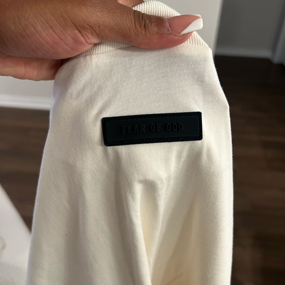 Men’s Size Small, Essentials Fear of God “Cloud Dance” Tee - Picture 3 of 5